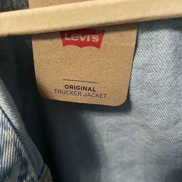 LEVI’S DENIM TRUCKER JACKET IN HARPER GEO - Picture 7 of 7